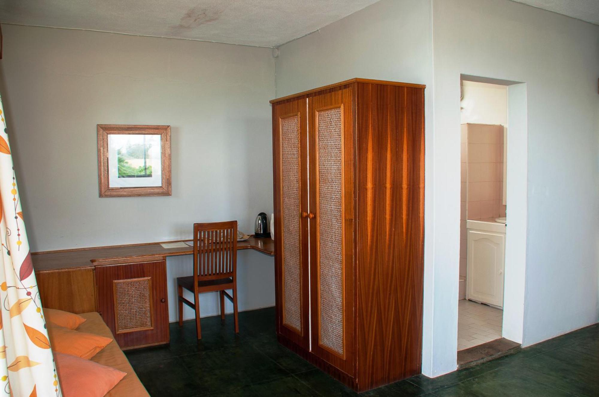 Chantauvent Guest House Blue Bay Rum bild