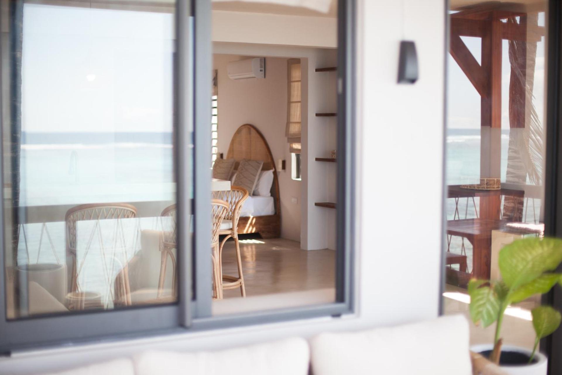 Chantauvent Guest House Blue Bay Exteriör bild