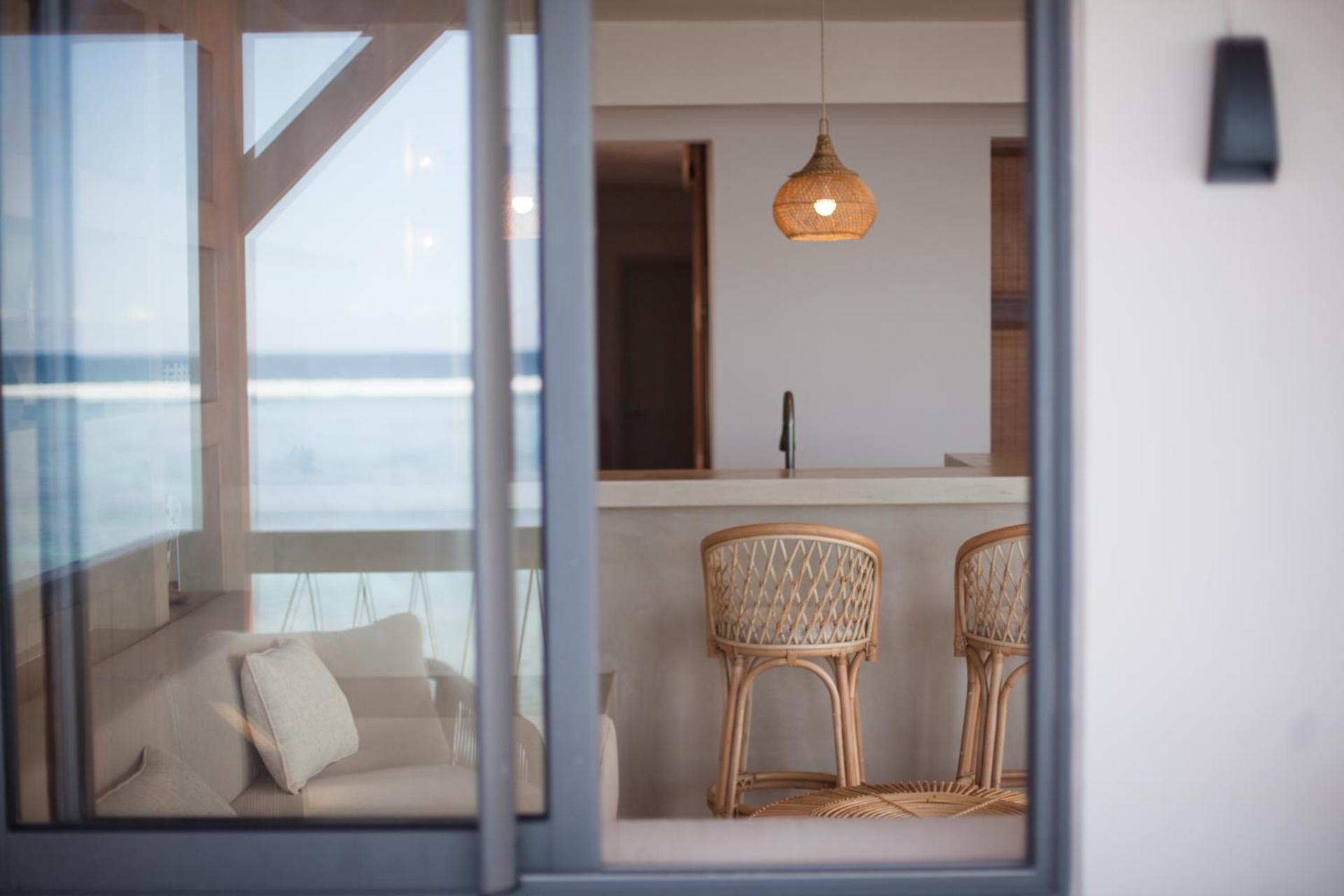Chantauvent Guest House Blue Bay Exteriör bild